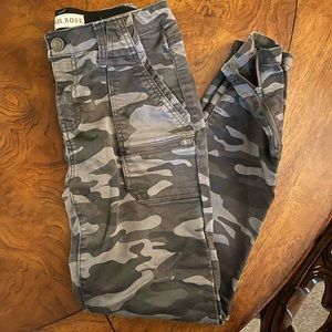 Knox Rose camouflage jeans